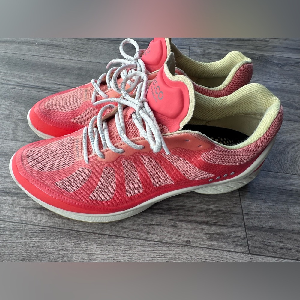 Ecco Biom Fjuel Racer Coral
Womens Trail Running Size
7/7.5/38 - Picture 3 of 15